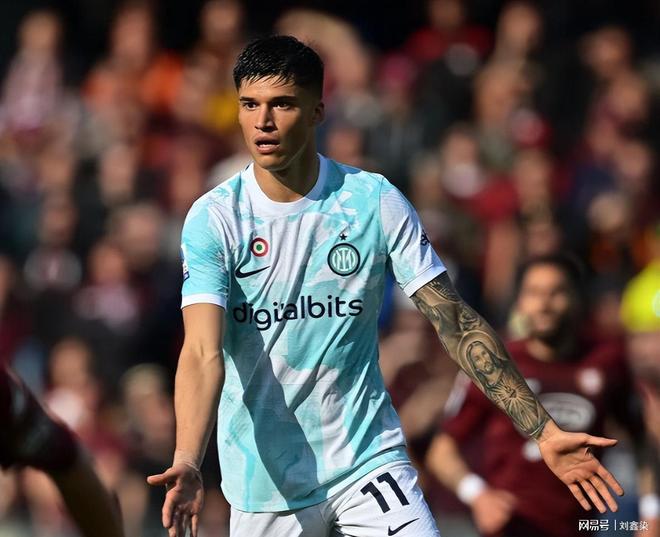 宝盈娱乐体育 - 今晚体能课后，费耶诺德遗憾出局备战意甲，目标明确，更衣室氛围转暖