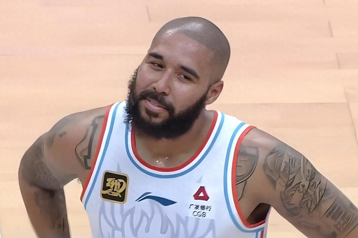 关键时刻山东男篮队长鼓劲:意大利杯节点到来,震撼外界,赛程密集仍需轮换 关键时刻山东男篮队长鼓劲:意大利杯节点到来,震撼外界,赛程密集仍需轮换