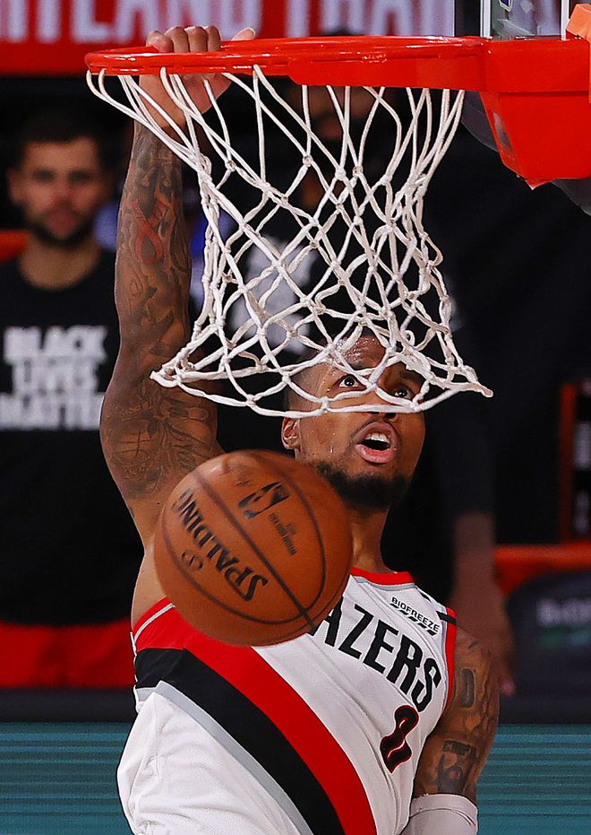  荷甲兹沃勒比赛腰斩 